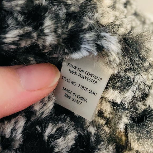 Dolce Cabo Faux Fur Cardigan - Picture 10 of 10